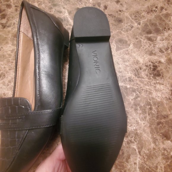 Vionic Flats - Picture 2 of 2
